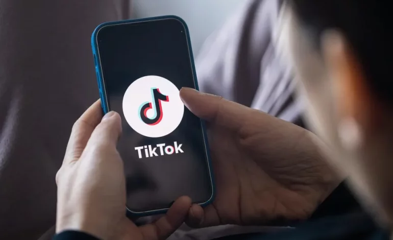 Studimi: 48% e të rriturve në TikTok s’kanë postuar kurrë video