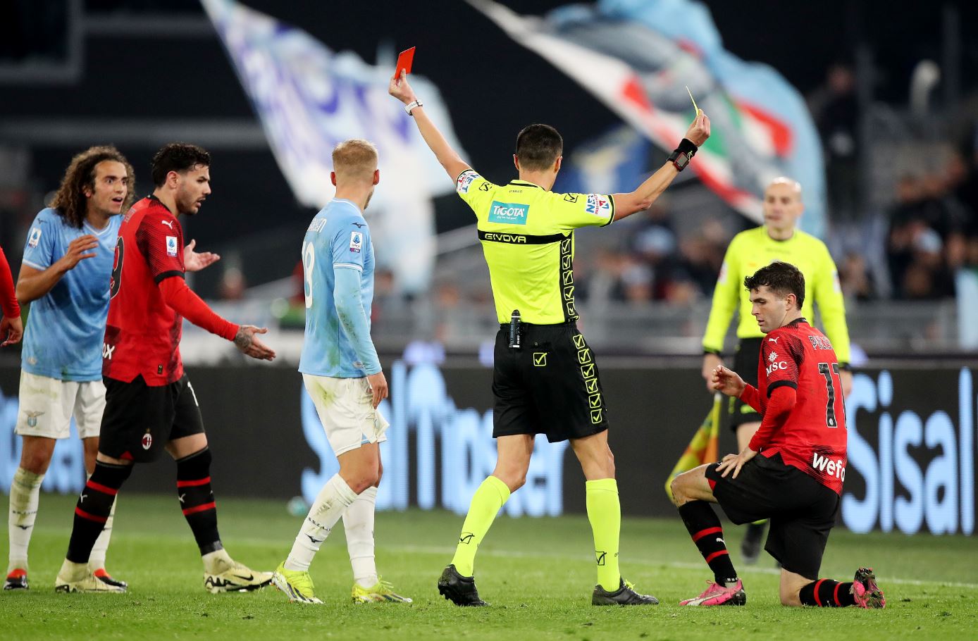 Goditje prej “djalli”, Milan thyen Lazio-n mes tensionit, “skuqet” ekipi i Sarri-t, shpërthen Lotito (VIDEO)