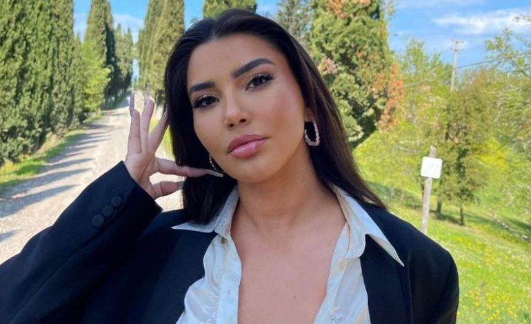 Megi Pojani surprizohet nga mamaja në studion e “Përputhen”