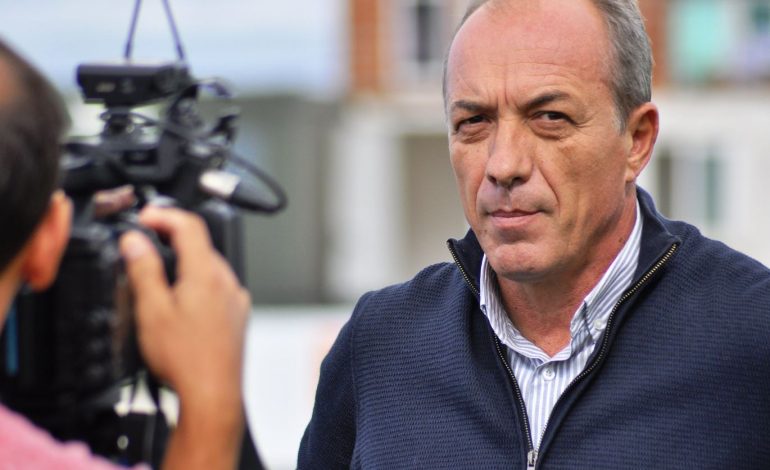 Zgjati vetëm 5 ndeshje, Bejzade largohet nga Erzeni, a do të ulet Josa në stol?