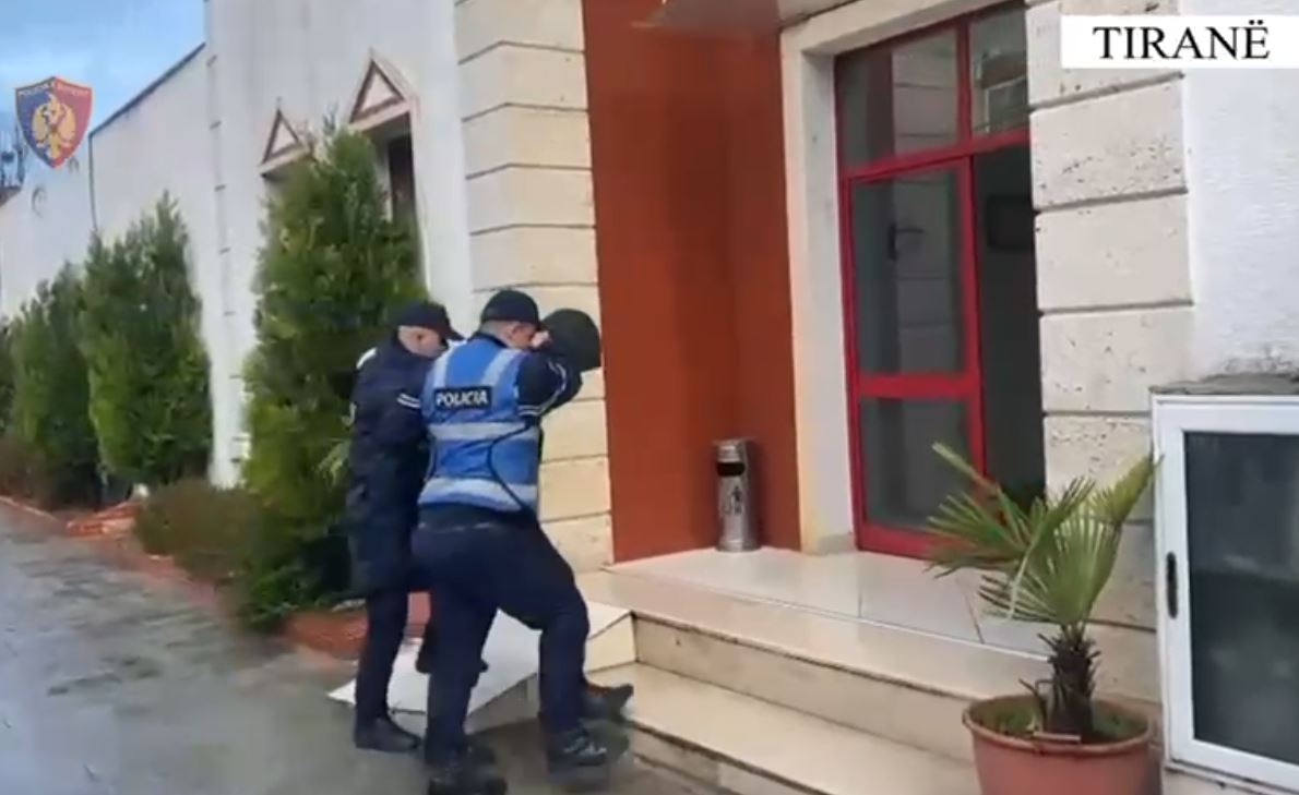 Përndiqte vazhdimisht një 30-vjeçare, arrestohet 41-vjeçari në Vorë! Edhe më parë ishte arrestuar për…
