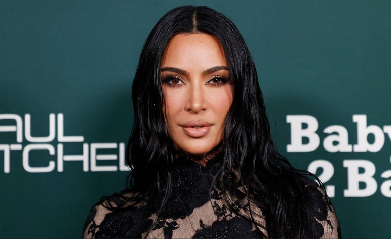 Reagon Kim Kardashian pasi Kanye West i kërkoi të hiqte fëmijët nga shkolla