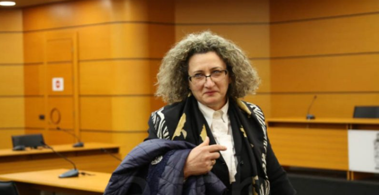 Kush pagoi për sulmin ndaj gjyqtares Irena Gjoka? Gazetari: Investim i bërë nga Tirana, stafi i gazetës që publikoi artikullin është…