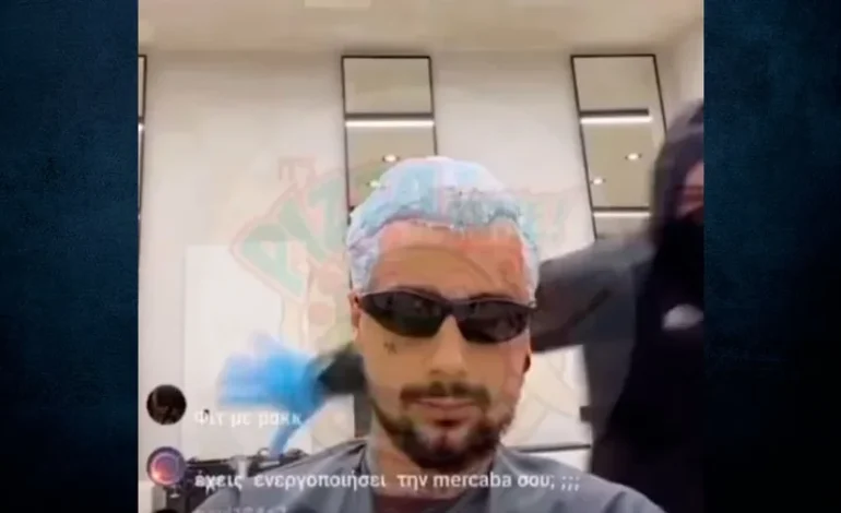 Ndodh live! Sin Boy dhunohet me karrige dhe grushta në berberhane