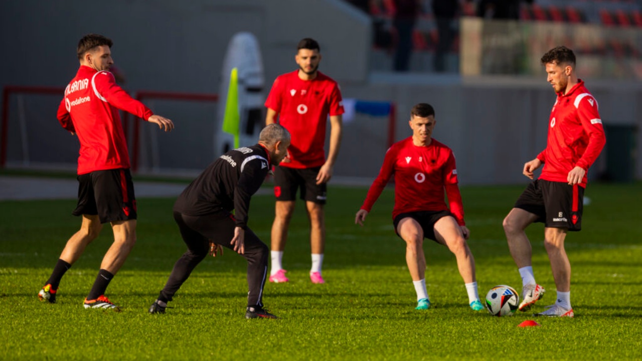 Nën “urdhrat” e Sylvinho! Qazim Laçi dhe Naser Aliji mbërrijnë të fundit për grumbullimin