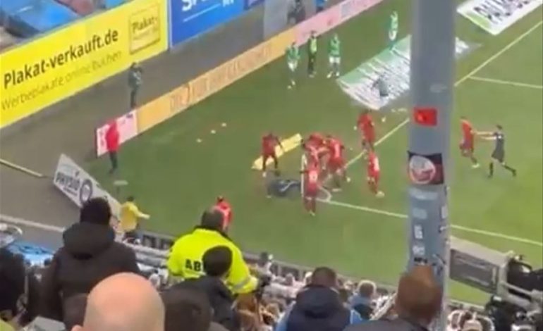 VD/ Ndodh në Gjermani, tifozi sulmon futbollistin e skuadrës kundërshtare