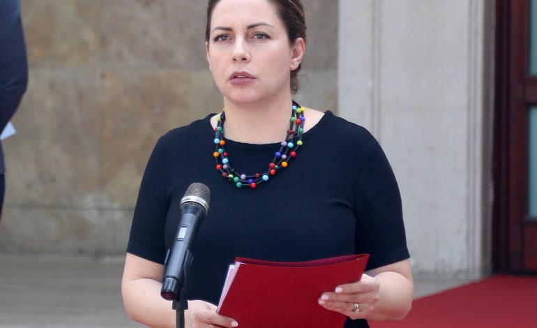 “Vendos sovrani”: PS vë në pikëpyetje vendimin e Gjykatës Kushtetuese për Xhaçkën