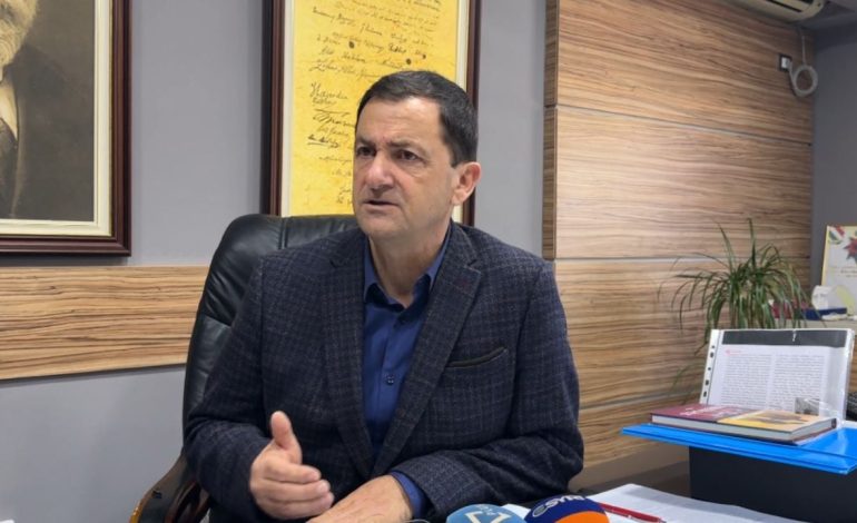 Çfarë do të ndodhë me Himarën? Prefekti Tavo: Kreun e zgjedh Këshilli, nesër mbledhja për pasuesin e Goros dhe Belerit