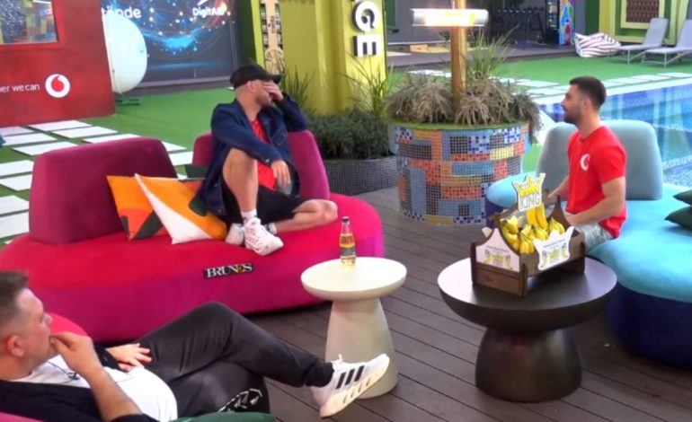 “Pse më bëre gocë”/ Meritoni debaton me Romeon: O babi, je lojtari më i dobët! Me ty do relaksohem