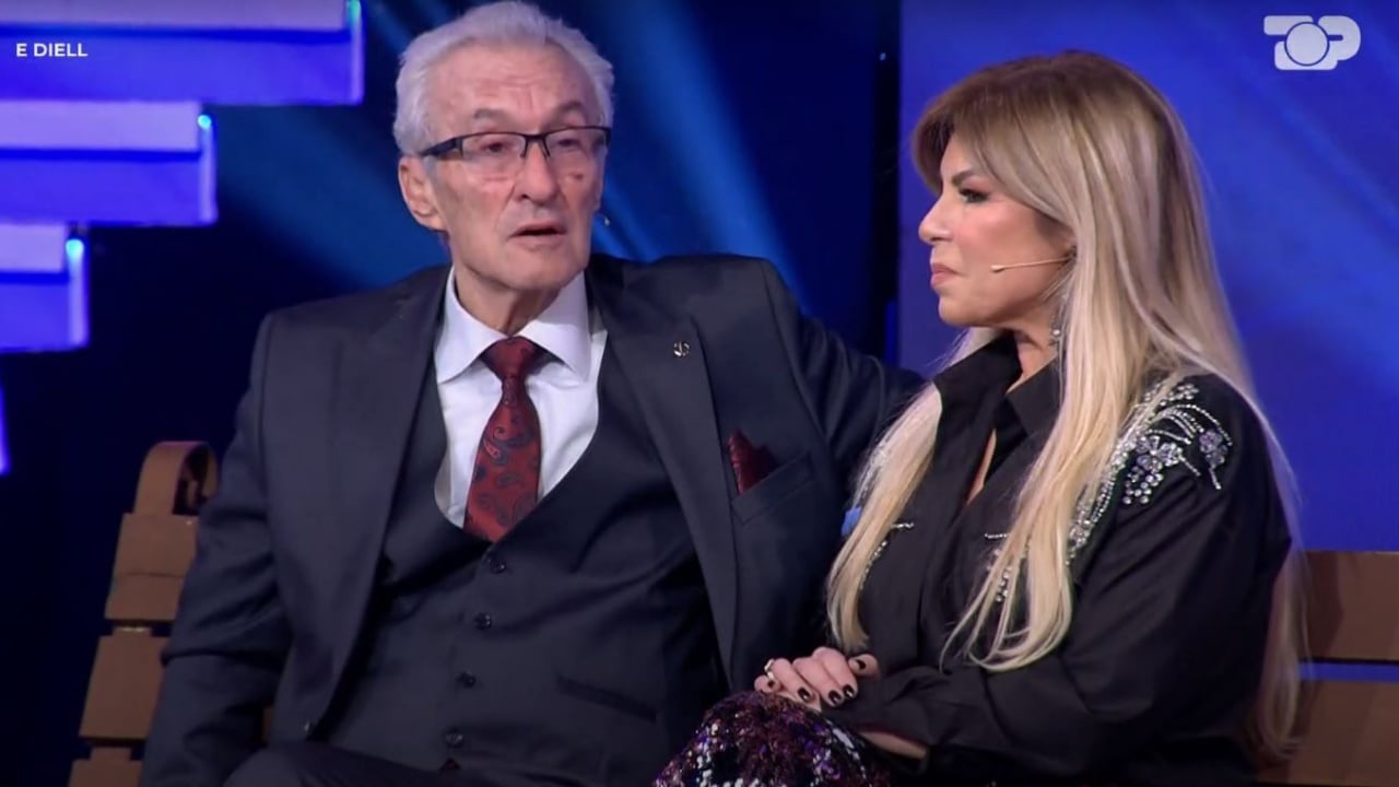 Emocionuese! Agim Doçi përlotet për Manjola Nallbanin: Ka lindur e duartrokitur