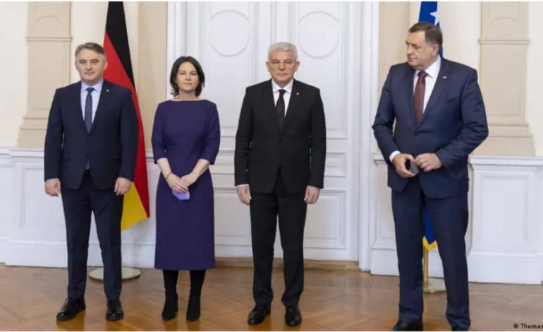 “Nuk mund t’i lejojmë vetes të kemi zona gri në Evropë”, ministrja e Jashtme gjermane: Integrimi i Ballkanit Perëndimor në BE është domosdoshmëri politike