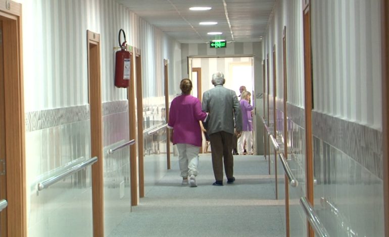 Azilet pa mjekë! Raporti i KLSH: Të moshuarit bashkëjetojnë me të sëmurë të shëndetit mendor