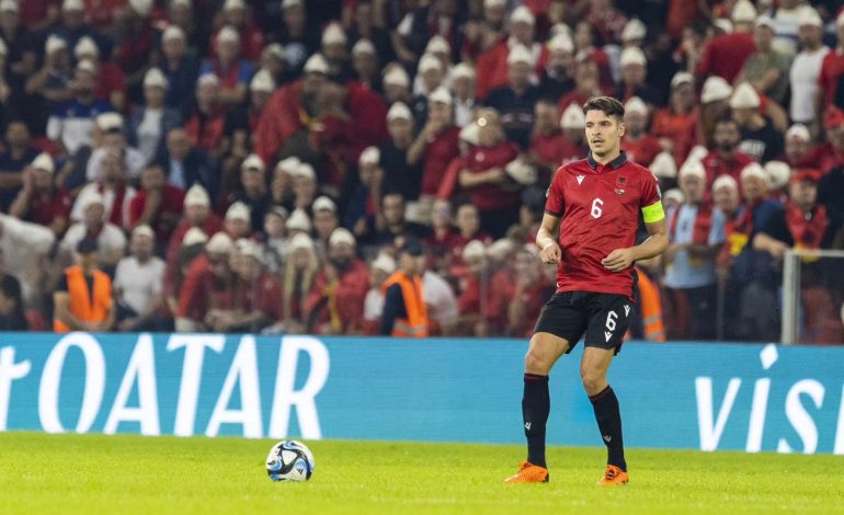 “Sa shumë ngjasojnë me ne”, La Gazzetta dello Sport reportazh për kuqezinjtë, Gjimshiti bën “presion”: Nuk i trembi askujt