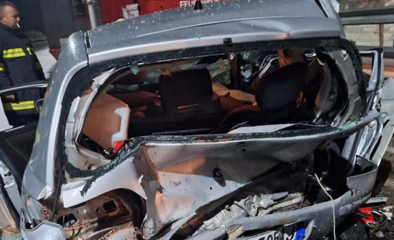 Aksident tragjik në Tepelenë! Humbin jetën katër persona të paidentifikuar, dy ndodhen në spital. Shkak dyshohet…