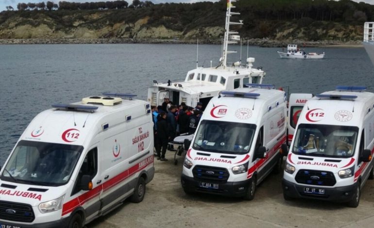 Fundoset anija me emigrantë, të paktën 20 të vdekur në Detin Egje