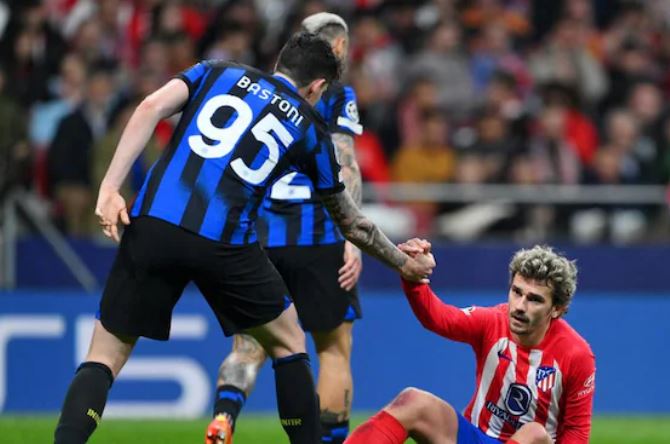 Pjesa e parë/ “Betejë” e vërtetë në Madrid, Atletico dhe Inter dhurojnë show