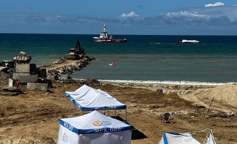 Mbërrijnë ndihmat e para nga deti në Gaza, 200 ton ushqime nga SHBA dhe Emiratet e Bashkuara Arabe