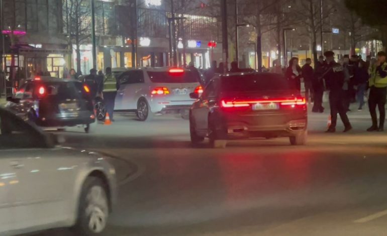 Policia dhe FNSH aksion në Vlorë, kontrolle makinave luksoze dhe me xhama të zinj