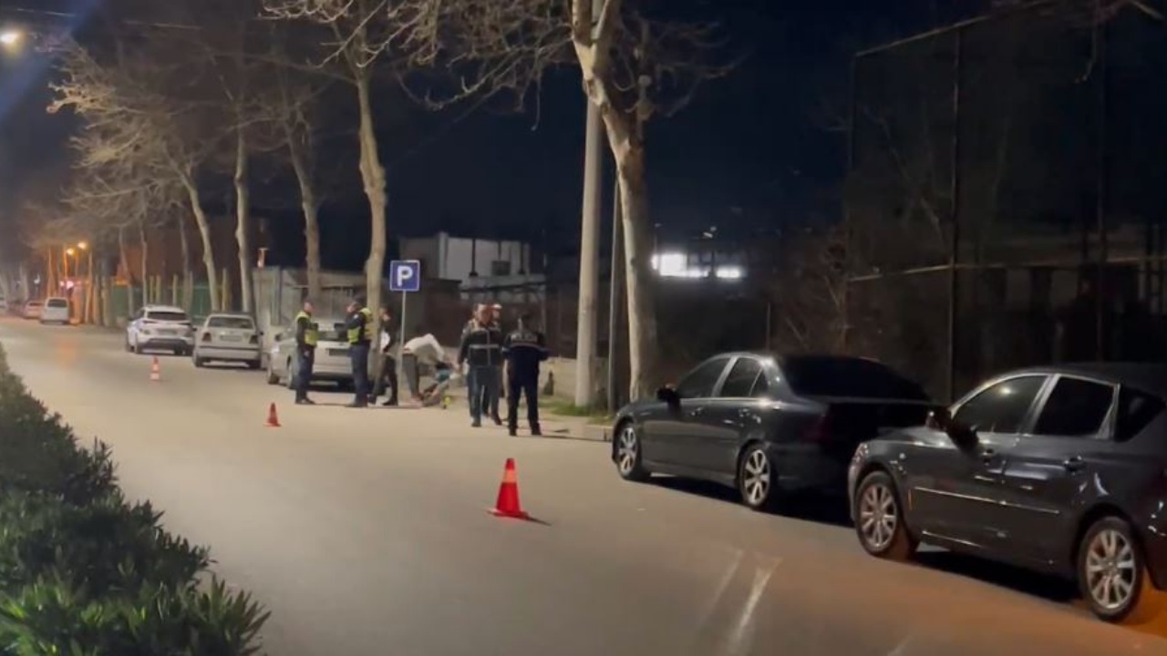 LAJM I FUNDIT! Aksident në Fier/ Makina përplas qytetarin me biçikletë, largohet nga vendngjarja