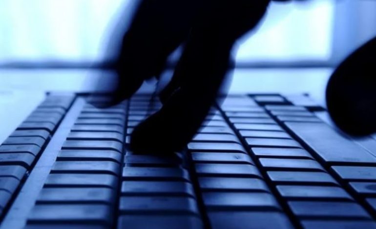 Mbikëqyrte arsenalin e raketave bërthamore amerikane, ish-koloneli akuzohet për zbulim të sekreteve përmes një programi takimesh