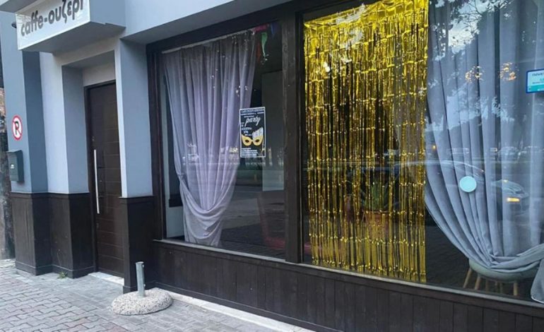 Klienti ther me thikë kuzhinierin shqiptar në një restorant në Selanik! Si nisi debati mes tyre