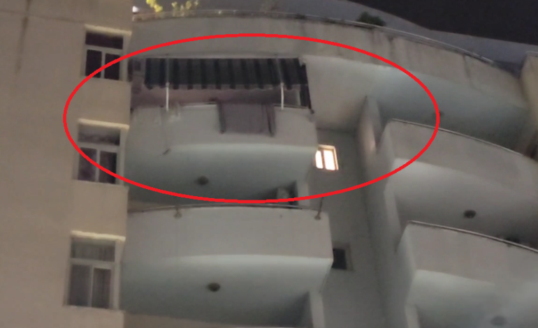 VIDEO/ Po qëndronte me prindërit në ballkon, pamjet nga vendi ku ra 3-vjeçarja, të paqarta rrethanat e ngjarjes së rëndë