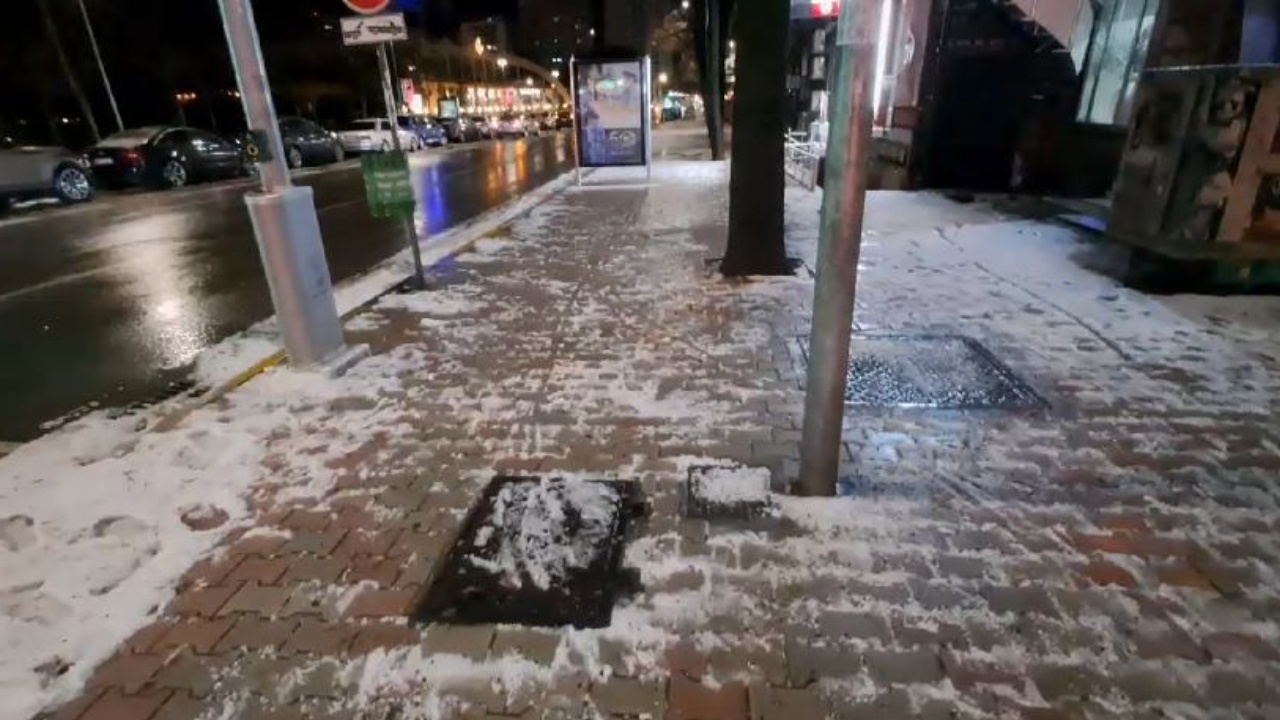 “Çmendet” moti në Tiranë! Stuhia, shiu dhe breshëri pushtojnë kryeqytetin gjatë natës