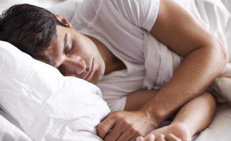 Formula e Saktë që ju Llogarit sa Orë Duhet të Flini