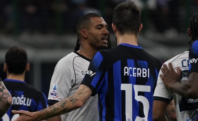 Trazoi futbollin italian, u akuzua për racizëm, merret vendimi për Acerbin