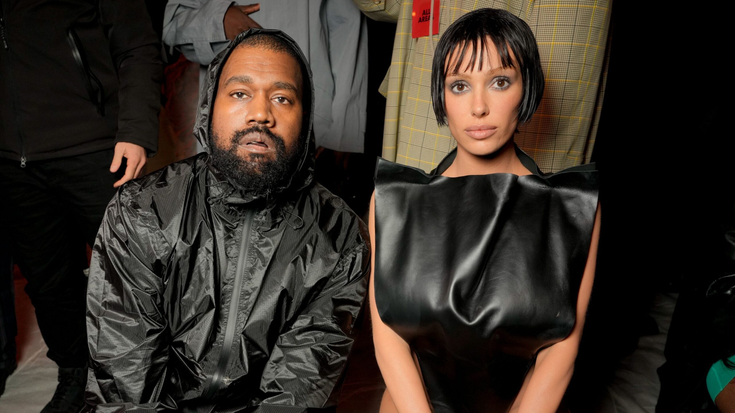 Arsyeja pse Kanye West e ‘detyron’ Bianca-n të veshë veshje të ekzagjeruara