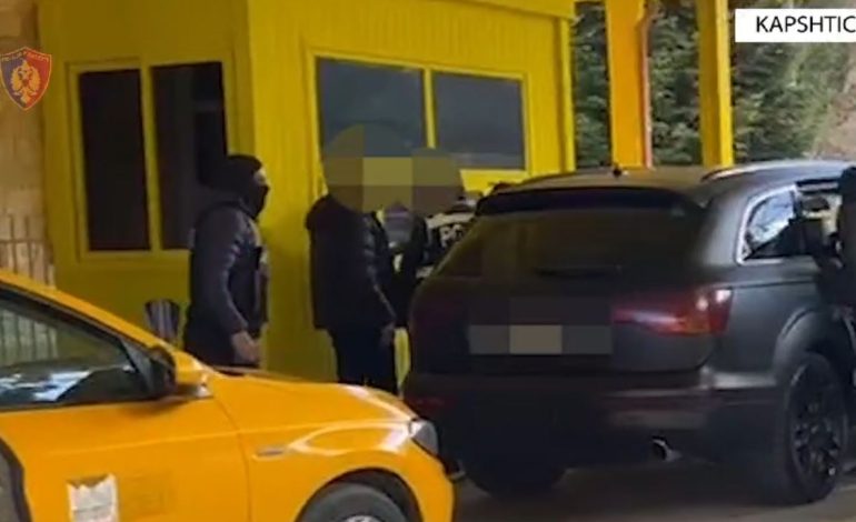 VIDEO/ ‘Audi Q7’ i mbushur me drogë drejt Greqisë, momenti kur bllokohet në doganën e Kapshticës