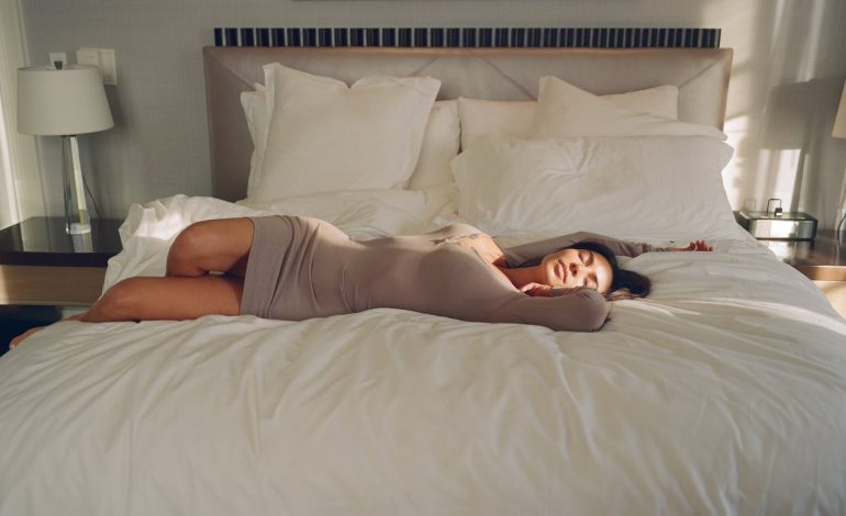 Studimi: Ja pse gratë kanë më shumë probleme me gjumin sesa burrat