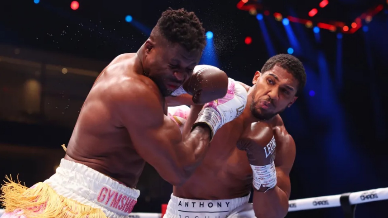 Anthony Joshua mund me nokaut në raundin e dytë Francis Ngannou