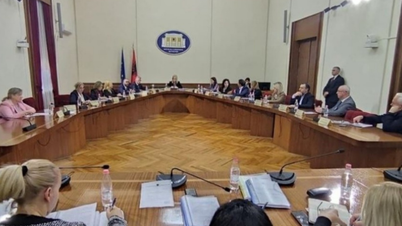 U miratua dje në Kuvend, ja kur pritet të mblidhet Komisioni Hetimor për Sterilizimin