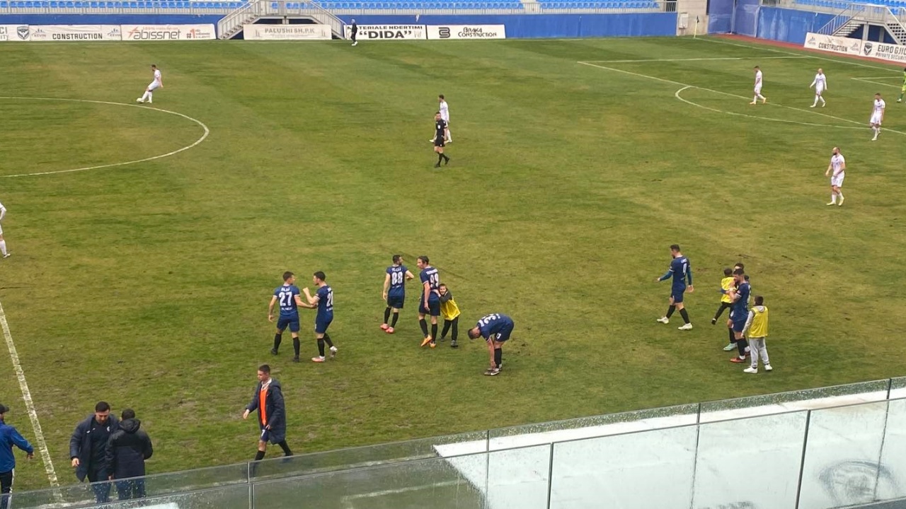 VIDEO/ Kukësi nuk ndalet as ndaj Vllaznisë, mbijetesa mision i mundur