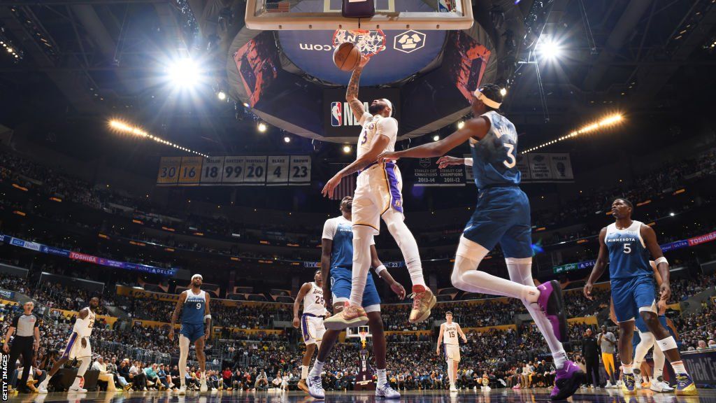Lakers mposhtin Minnesota-n, Oklahoma mbron kreun në Perëndim