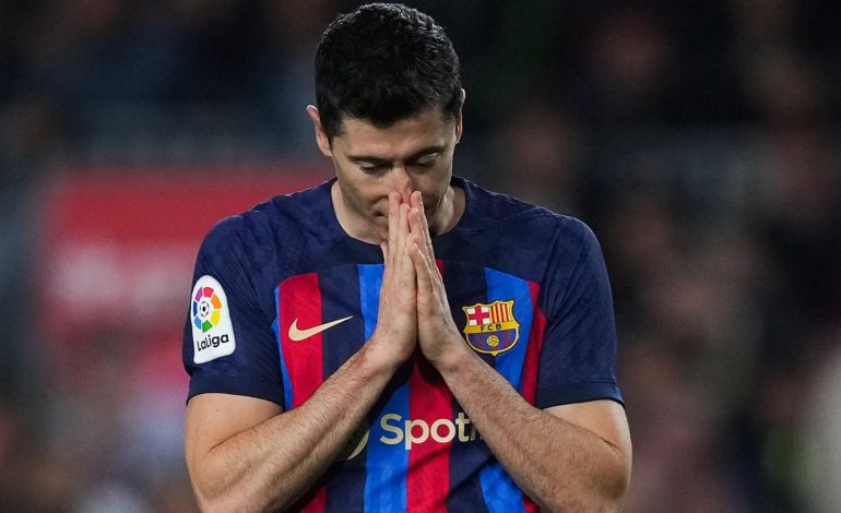 “Tradhti” në horizont, Lewandowski kërkon largimin nga Barcelona