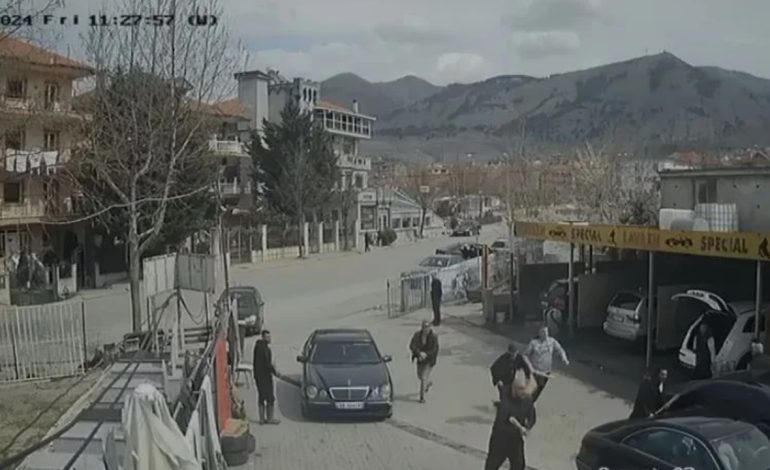 LAJM I FUNDIT! Rrahën 30-vjeçarin me shkopa bejsbolli disa ditë më parë, dorëzohen autorët