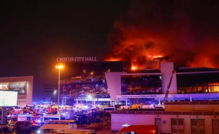 Tragjedia me 133 të vdekur në Moskë, Putin: U arrestuan katër autorët e dyshuar të sulmit