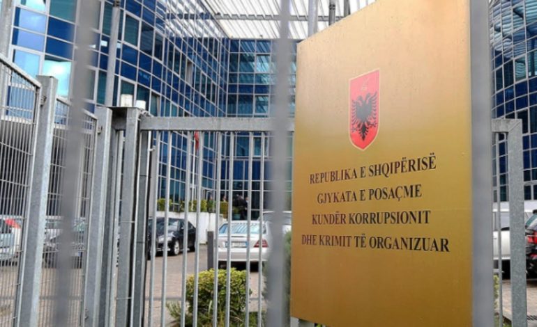 Seanca për Fredi Belerin, mbërrin në GJKKO avokati i tij