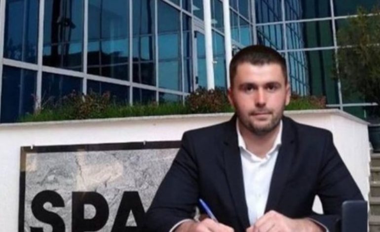 Nën hetim nga SPAK, reagon kryebashkiaku i Rrogozhinës: Po baltosni edhe familjarët e mi me akuza të rënda, do përdor çdo armë ligjore për t’u mbrojtur