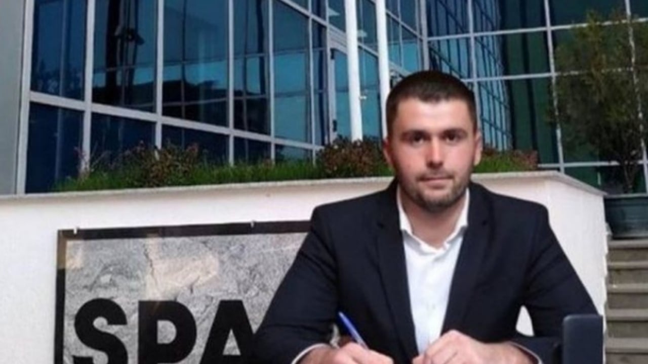 Nën hetim nga SPAK, reagon kryebashkiaku i Rrogozhinës: Po baltosni edhe familjarët e mi me akuza të rënda, do përdor çdo armë ligjore për t’u mbrojtur