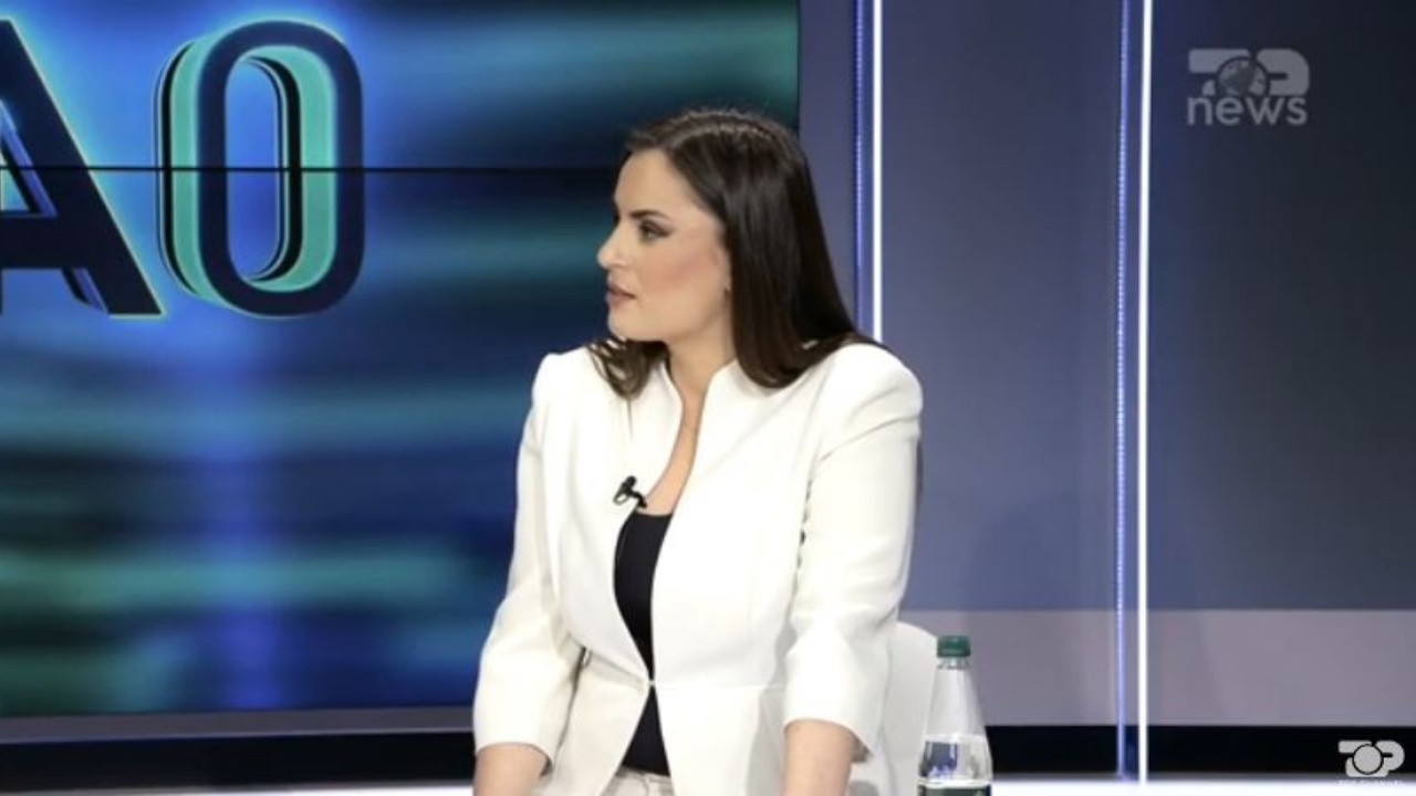 “U shokova kur pashë shenjat e dhunës në trup, mezi çohej në këmbë”, gazetarja: Ja çfarë filmuan kamerat e Pallatit Mbretëror, Princi Leka…
