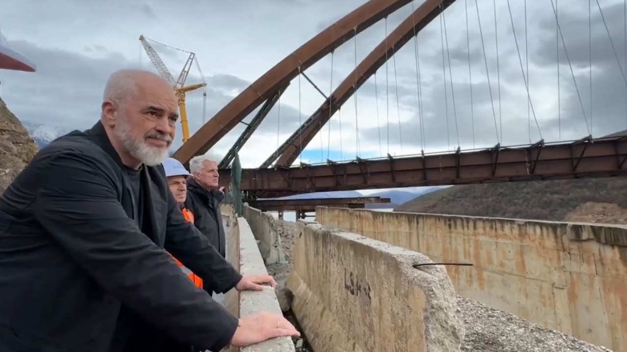 “Super është”, kryeministri Rama inspekton Urën e Re të Kukësit: Një vepër e madhe publike me detaje inxhinierike