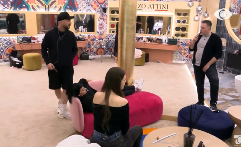 “Rob më të trashë nuk kam parë në jetë”, debat mes Julit dhe Romeos: Ti je gomar nëse…
