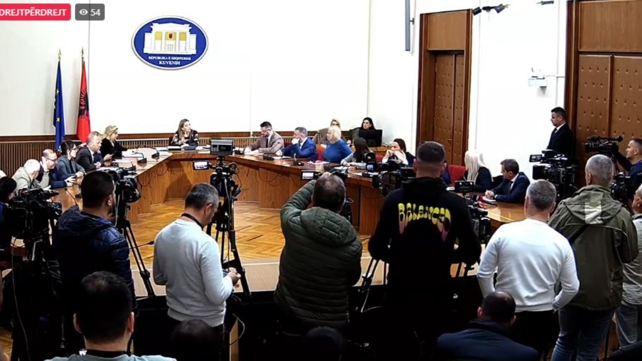 Nis me debate komisioni hetimor në Shëndetësi/ Ndrecaj: Jo deklarata politike dhe partiake! Vokshi: Pak respekt, nëse keni ardhur për të bërë zhurmuesin…