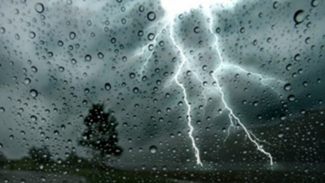 Shi, stuhi dhe rrufe! Si do jetë parashikimi i motit për sot dhe sa do shkojnë temperaturat