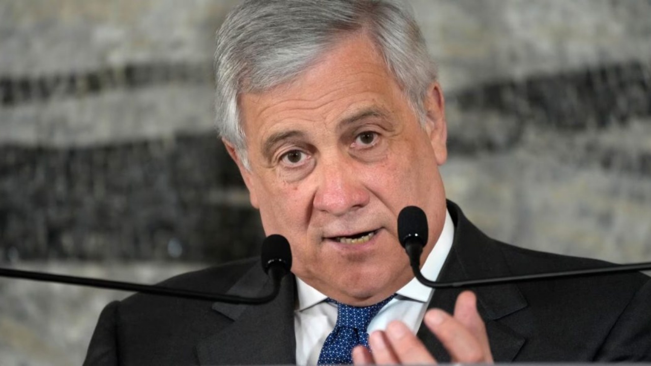 Tajani: Marrëveshja Itali-Shqipëri për emigrantët shembull, të bëhet “model” për BE-në!