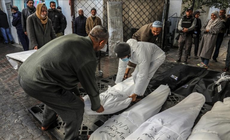 Prisnin ndihmat ushqimore, 20 të vrarë dhe 155 të plagosur nga bombardimet në Gaza! Izraeli mohon sulmin