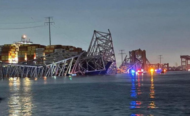Shembja e urës në Baltimore të SHBA-së pasi u godit nga anija e mallrave, dyshohet për 20 viktima